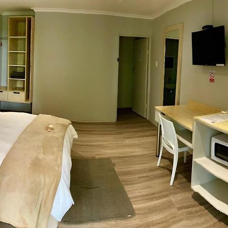 Mangolds Guest House Порт Елизабет Екстериор снимка