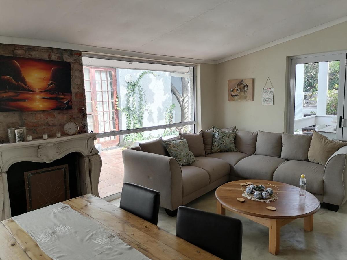 Mangolds Guest House Порт Елизабет Екстериор снимка