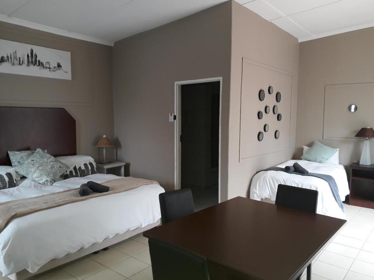 Mangolds Guest House Порт Елизабет Екстериор снимка