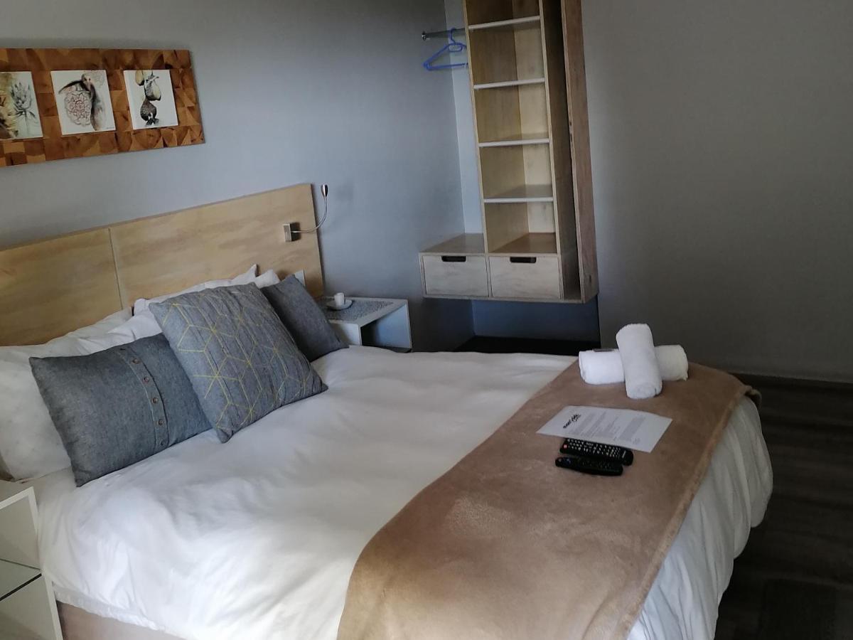 Mangolds Guest House Порт Елизабет Екстериор снимка