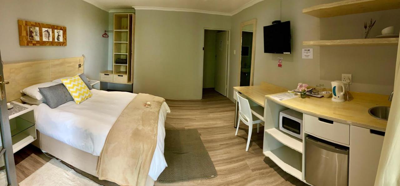 Mangolds Guest House Порт Елизабет Екстериор снимка